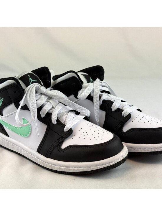 Jordan Other - NEW Nike Air Jordan 1 Mid PS PRESCHOOL Sz 13 White Black Green DQ8424-103